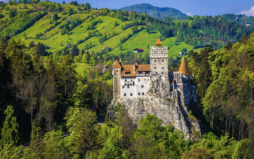 From Bucharest: Peles Castle, Bran Castle & Cantacuzino Castle ('Wednesday Castle') Tour
(Multilingual Audio Guided Tour) - 1