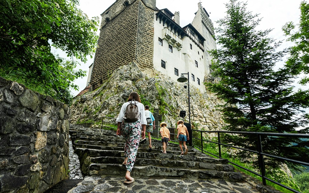 From Bucharest: Peles Castle, Bran Castle & Cantacuzino Castle ('Wednesday Castle') Tour
(Multilingual Audio Guided Tour) - 2