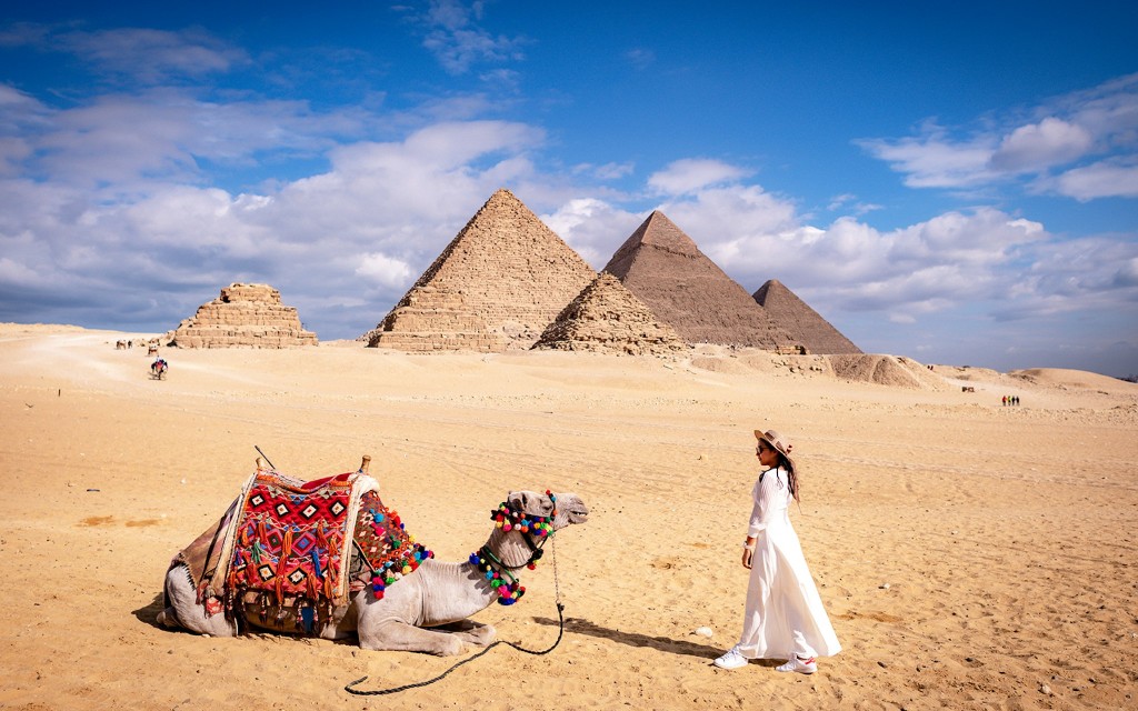 Au départ du Caire : Visite guidée d'une journée des pyramides de Gizeh, du Sphinx, du Grand Musée Egyptien et du Bazar avec billets d'entrée, déjeuner et transferts à l'hôtel (Group Tour) - 2