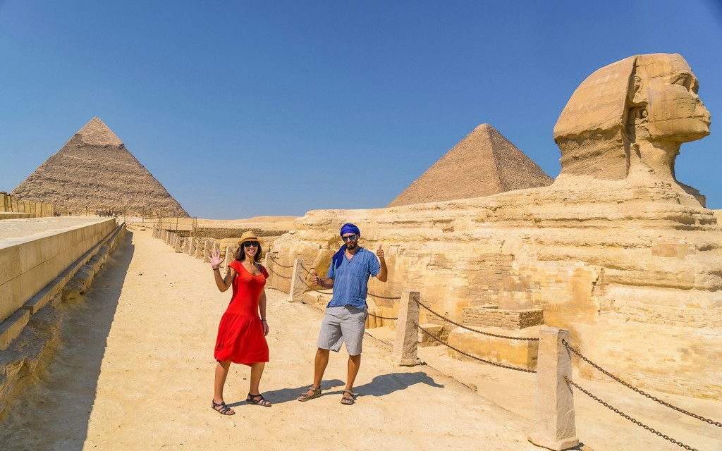 Desde El Cairo: Visita guiada de medio día a las Pirámides de Guiza y la Esfinge con traslados al hotel (Italian Group Tour + Entry Tickets) - 1