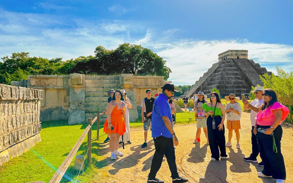 Von Cancún: Chichén Itzá Früher Zugang geführte Tour (Tour with Hotel Pick Up in Cancún and Lunch) - 1