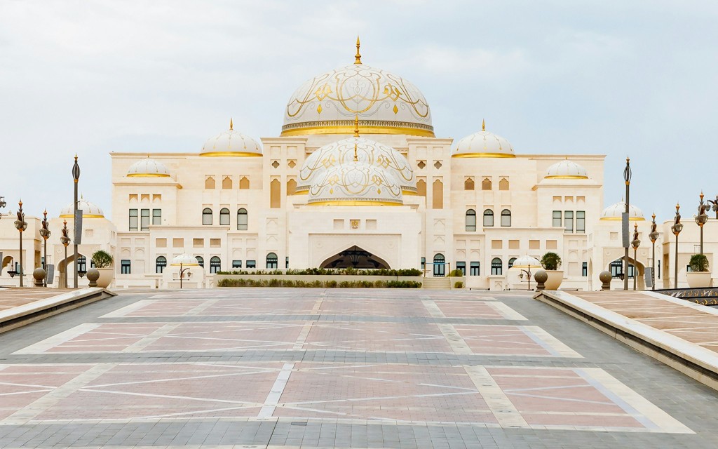Von Dubai aus: Abu Dhabi Ganztägige Stadtrundfahrt mit Ferrari World (Shared Tour + Warner Bros. World™) - 3