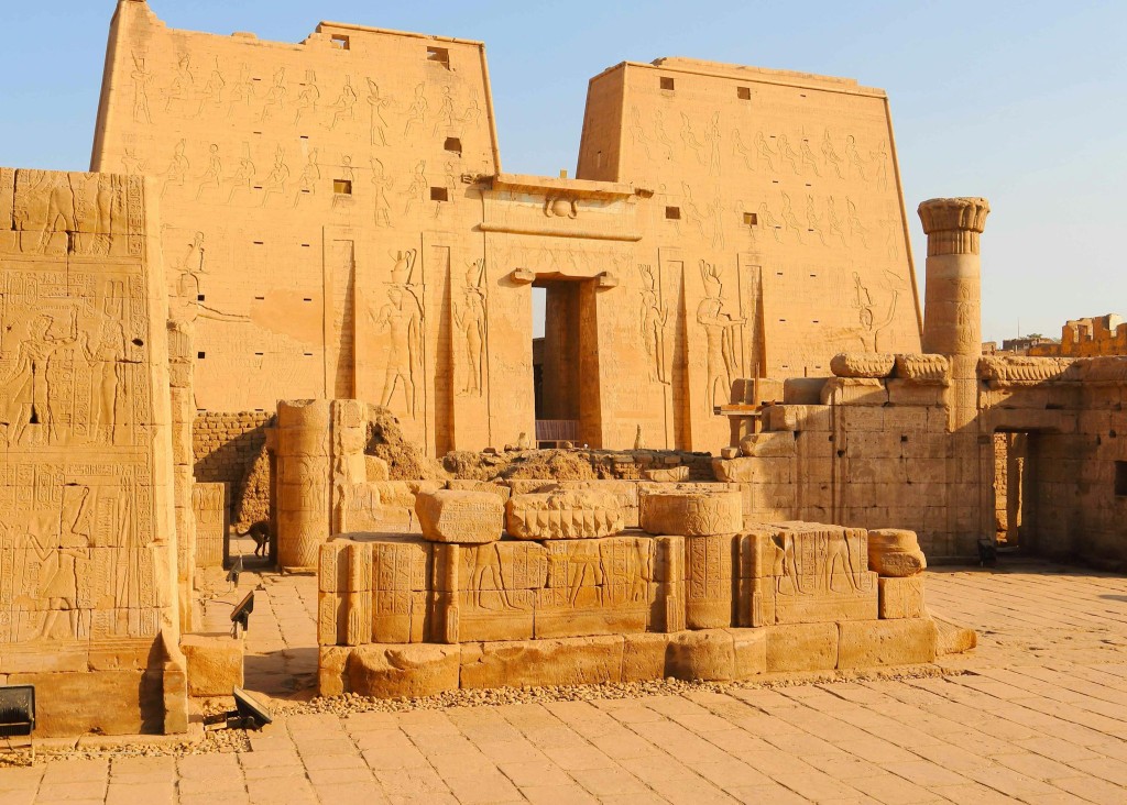 Von Hurghada aus: Tagesausflug zum Gizeh-Komplex und zum Großen Ägyptischen Museum (Giza Complex + Grand Egyptian Museum + Papyrus or Perfume Workshop) - 2