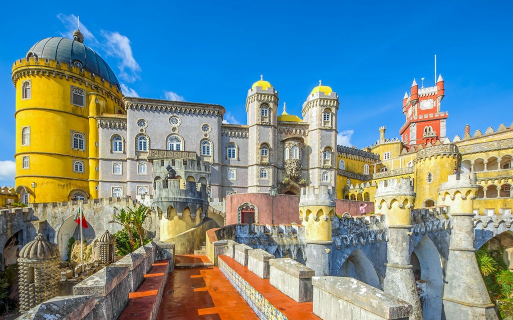 From Lisbon: Sintra, Pena Palace & Quinta da Regaleira Full-Day Trip (Spanish Day Tour + Quinta da Regaleira & Pena Palace Tickets) - 1