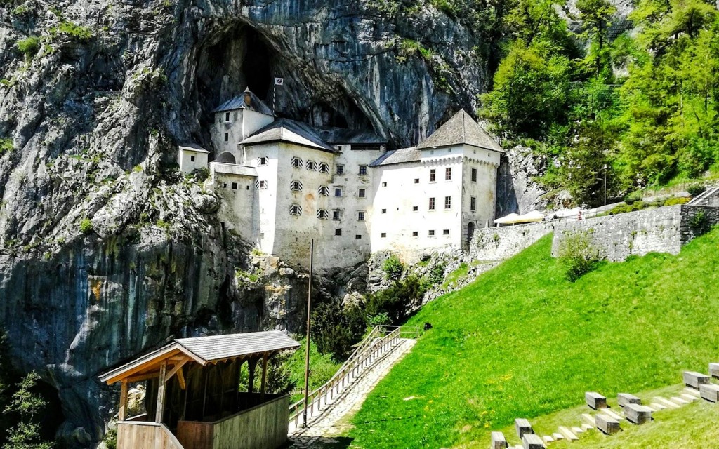 Von Ljubljana aus: Postojna-Höhle & Predjama-Burg geführte Tour (Postojna Cave & Predjama Castle Tour (Tickets Included)) - 3