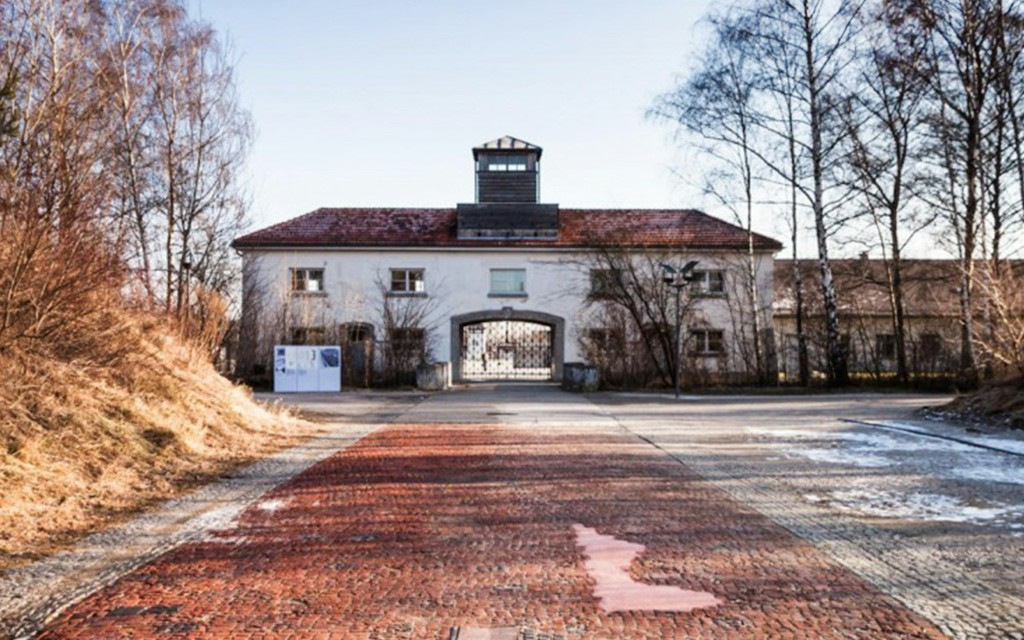 Ab München: Geführte Tour durch die KZ-Gedenkstätte Dachau
(English Guided Tour) - 1