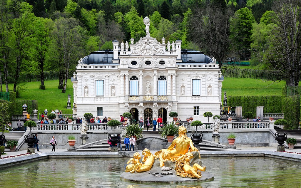 Full-Day Guided Tour of Neuschwanstein & Linderhof Palace Grounds - 3