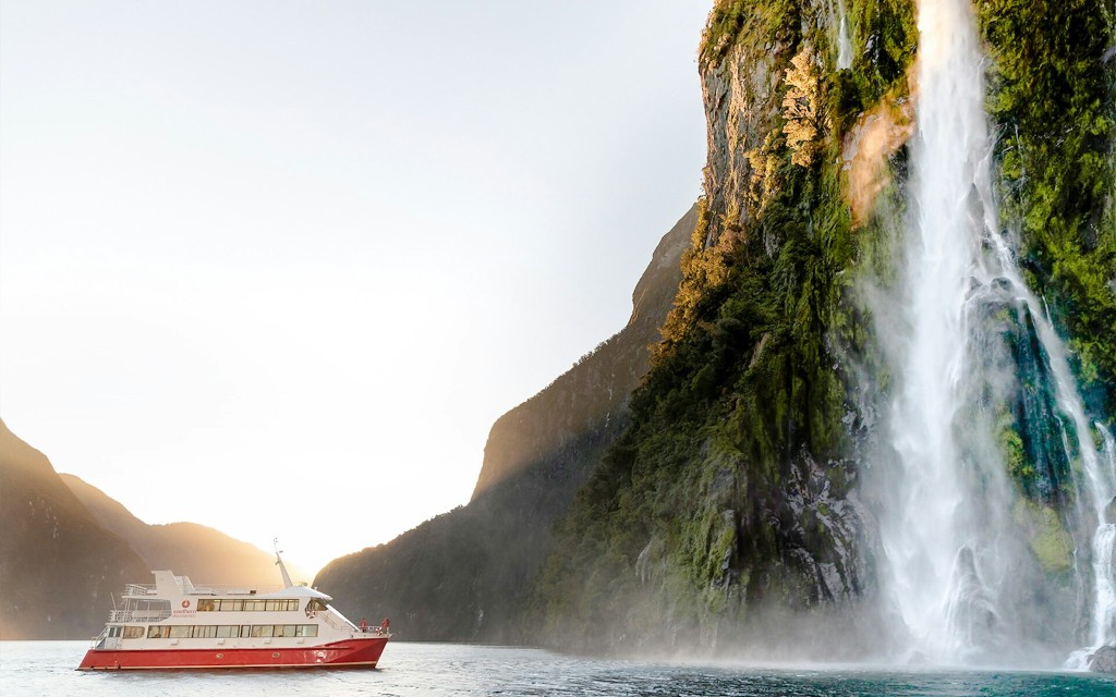 Au départ de Queenstown : Visite en hélicoptère et croisière de 4 heures dans le Milford Sound (4-hrs - Milford Sound Return Helicopter Flight from Queenstown + Cruise) - 2
