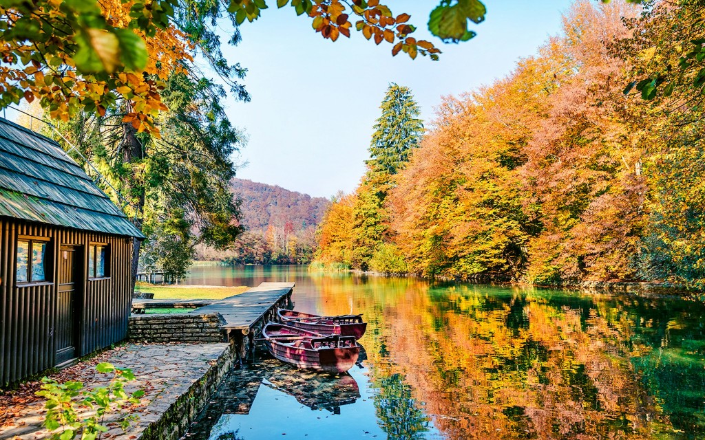 Desde Trogir: tour guiado de un día completo por el Parque Nacional de los Lagos de Plitvice (From Trogir: Plitvice Lakes Group Tour without Entry Tickets) - 2