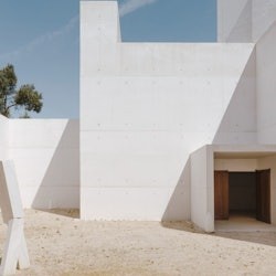 Fundação Livraria Lello: Entry Ticket + Guided Tour - 2