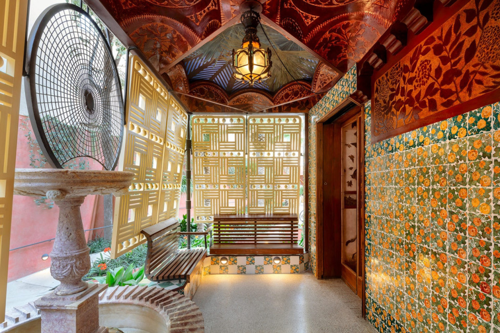 Gaudi Houses: Casa Vicens, Casa Batllo, Casa Mila Guided Tour in English, Mandarin, Korean (Gaudi Houses Tour: Casa Vicens, Casa Batllo, Casa Mila (Mandarin)) - 2