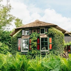 Giethoorn: Small Group Guided Tour + Electric Boat Trip - 1