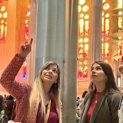 Go With A Local: Skip The Line Sagrada Família Guided Tour in Italian - 1
