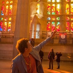 Go With A Local: Skip-The-Line Sagrada Família Tour in Dutch - 1