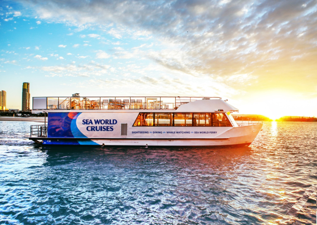 Gold Coast Buffet Dinner Cruise aboard Sea World Cruises (Gold Coast Buffet Dinner Cruise) - 1