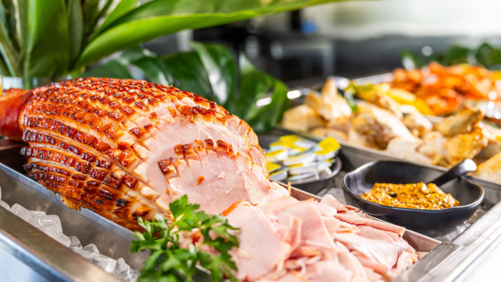 Gold Coast Sea World Cruises Buffet Lunch Cruise departing from Surfers Paradise (Gold Coast Buffet Lunch Cruise) - 3