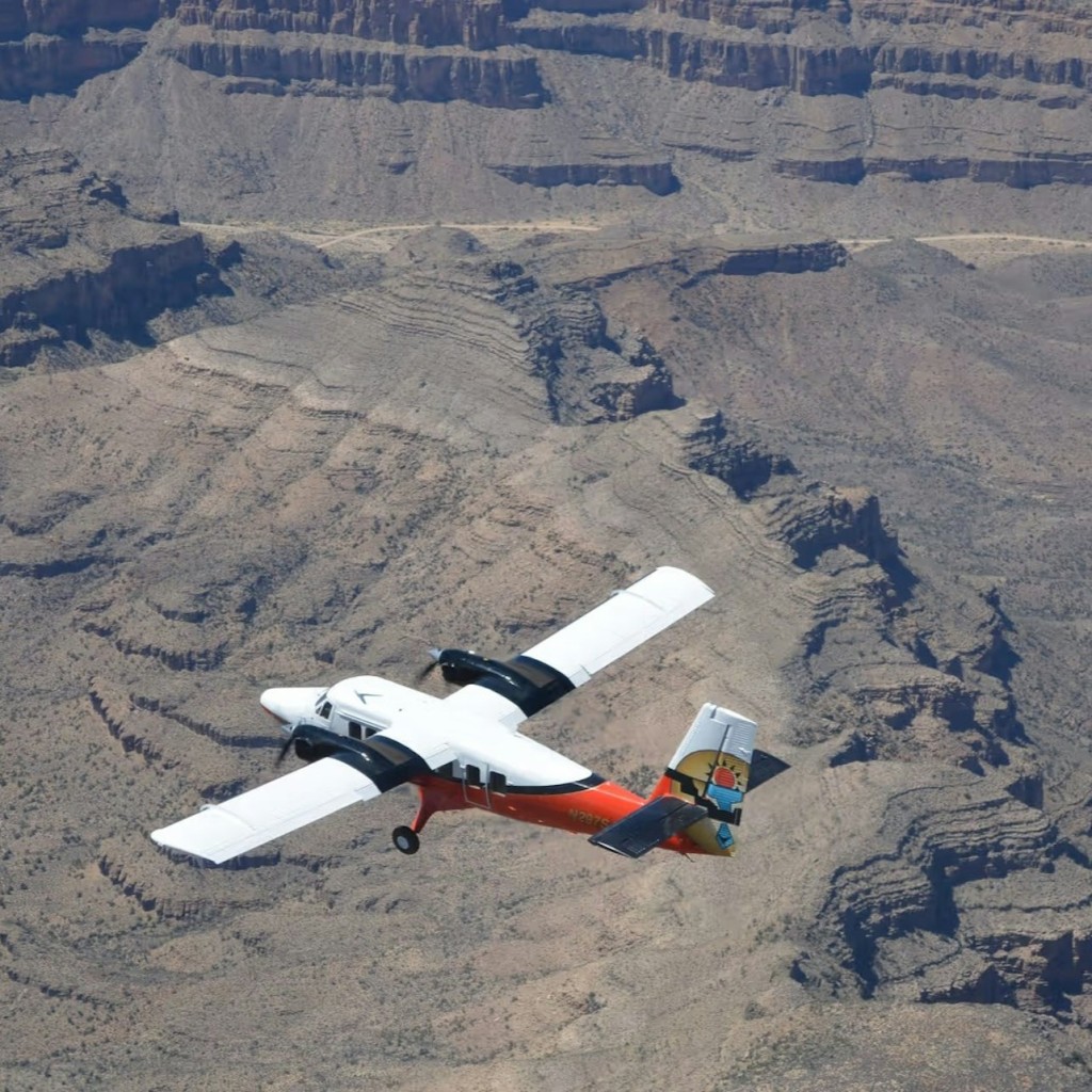 Parc Nacional del Gran Canyó: tour en helicòpter + vol des de Boulder City - 1