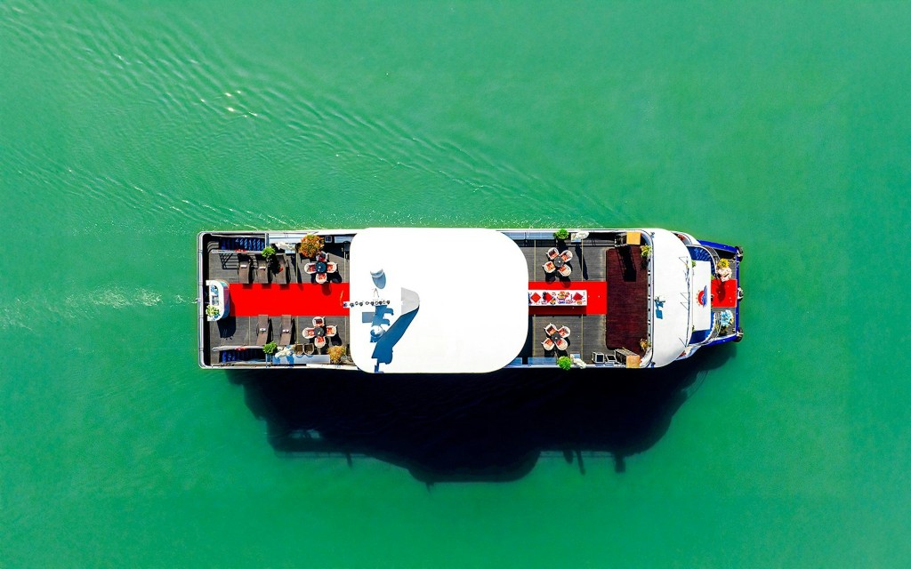 Ha Long Bay Deluxe Schifffahrt mit geräumigem Sky-Deck und Allwetter-Dining (Departure from Hanoi) - 2