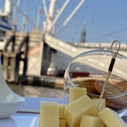 Hamburg: Harbor Cruise + Cheese & Wine - 1