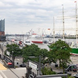 Hamburg: Riverfront Guided Walking Tour in German - 2