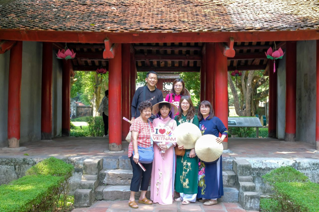 Hanoi Highlights City Tour: Ho Chi Minh Mausoleum, Temple of Literature, Tran Quoc Pagoda (Hanoi Highlights City Tour by Car (2-5 Persons) - Morning) - 2