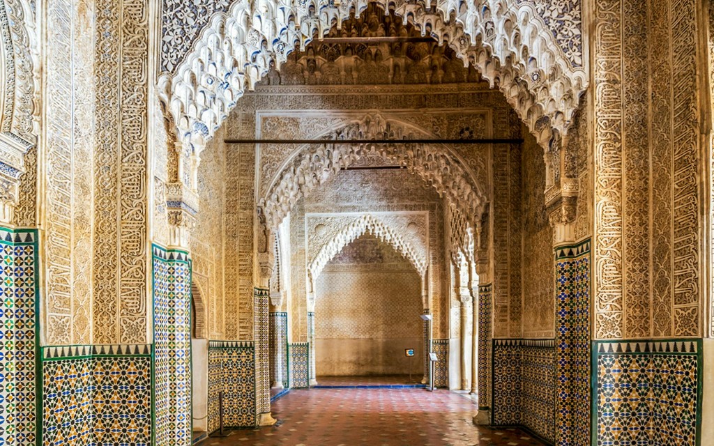 Alhambra Skip-the-Line Guided Tour Without Nasrid Palaces (Arabic Guided Tour) - 3