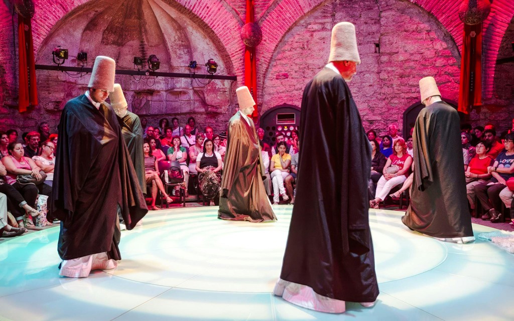 Istanbul: Vorführung und Ausstellung der Hodjapascha-Tanzderwische (7pm Prime Time Ticket) - 2