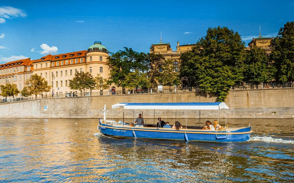 Prague Sightseeing Boat Cruise to Devil's Channel (50-Minute Cruise) - 2