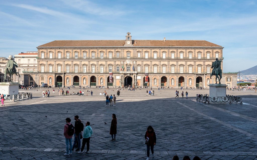 Palais royal de Naples Billets coupe-file avec audioguide numérique (Royal Palace of Naples Skip-the-Line Tickets with Audio Guide) - 1