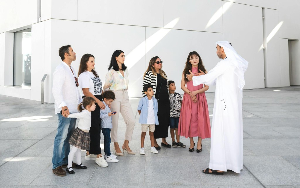 [Freikarten für den Louvre Abu Dhabi (Skip-the-Line)  (Guided Kayak Tour Outside Museum) - 1