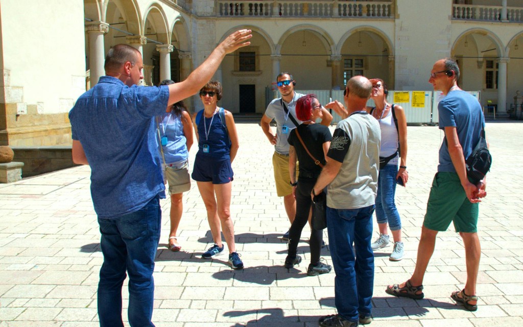 Burg Wawel: geführte Tour mit Schnelleinlass und optionalen Ausstellungen (Wawel Castle Highlights Guided Tour in Polish ) - 2