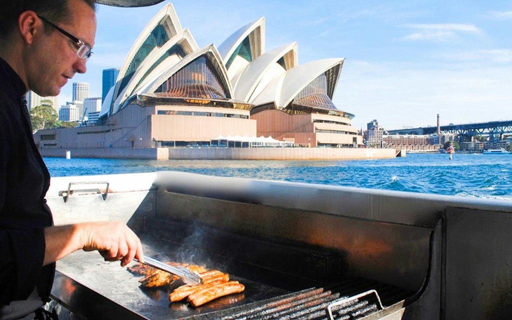 Walbeobachtungsfahrt in Sydney mit Frühstück/BBQ-Mittagessen (Whale Watching Afternoon Cruise With BBQ Lunch) - 2