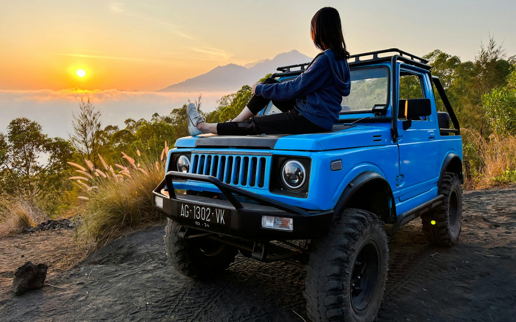 Tour guiado en jeep por el amanecer del monte Batur con exploración de lava negra, desayuno y traslados al hotel





































 (Mt Batur Sunrise Tour by Jeep + ATV Quad Bike ) - 3
