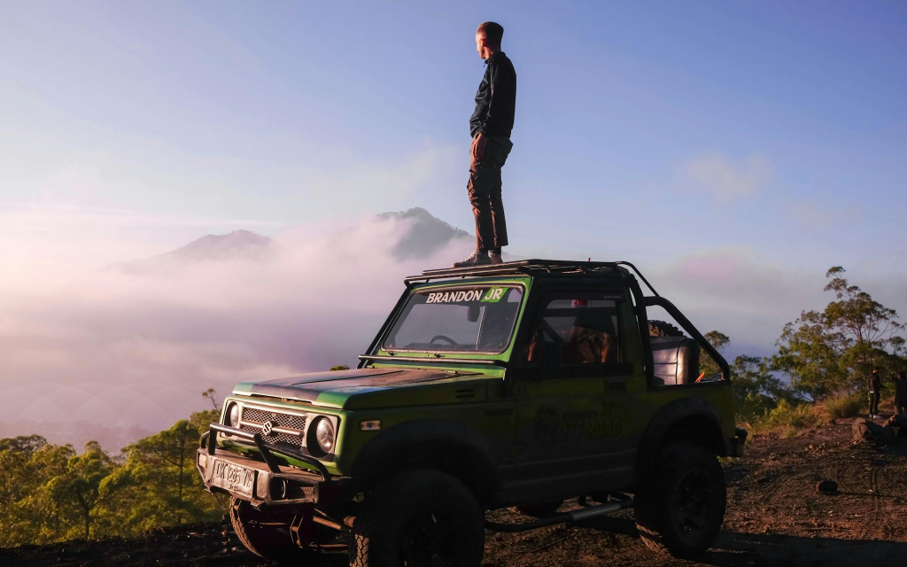 Tour guiado en jeep por el amanecer del monte Batur con exploración de lava negra, desayuno y traslados al hotel





































 (Mt Batur Sunrise Tour by Jeep + ATV Quad Bike ) - 3