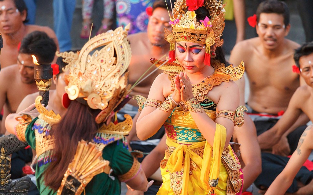 Uluwatu: Kecak & Fire Tanz Show Tickets und Touren (Shared Tour: Uluwatu Temple Sunset Tour with Kecak & Fire Dance Show) - 2
