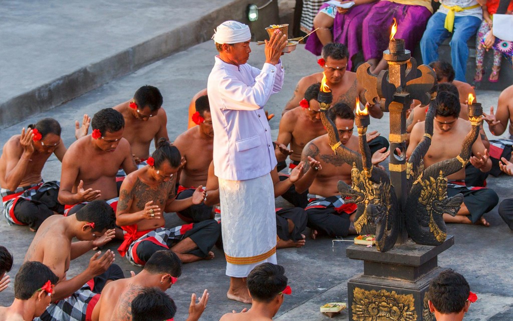 Uluwatu: Kecak & Fire Tanz Show Tickets und Touren (Shared Tour: Uluwatu Temple Sunset Tour with Kecak & Fire Dance Show) - 3