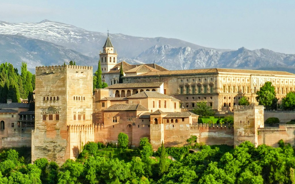 Day trips to Alhambra (From Málaga: Granada & Alhambra Tour with Tickets Included) - 1