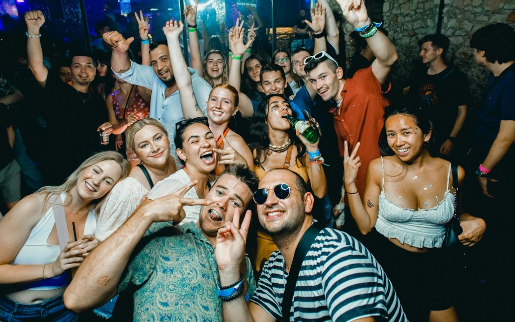Prague Boat Party with Unlimited Drinks and After-Party Entry (Party Pro) - 3