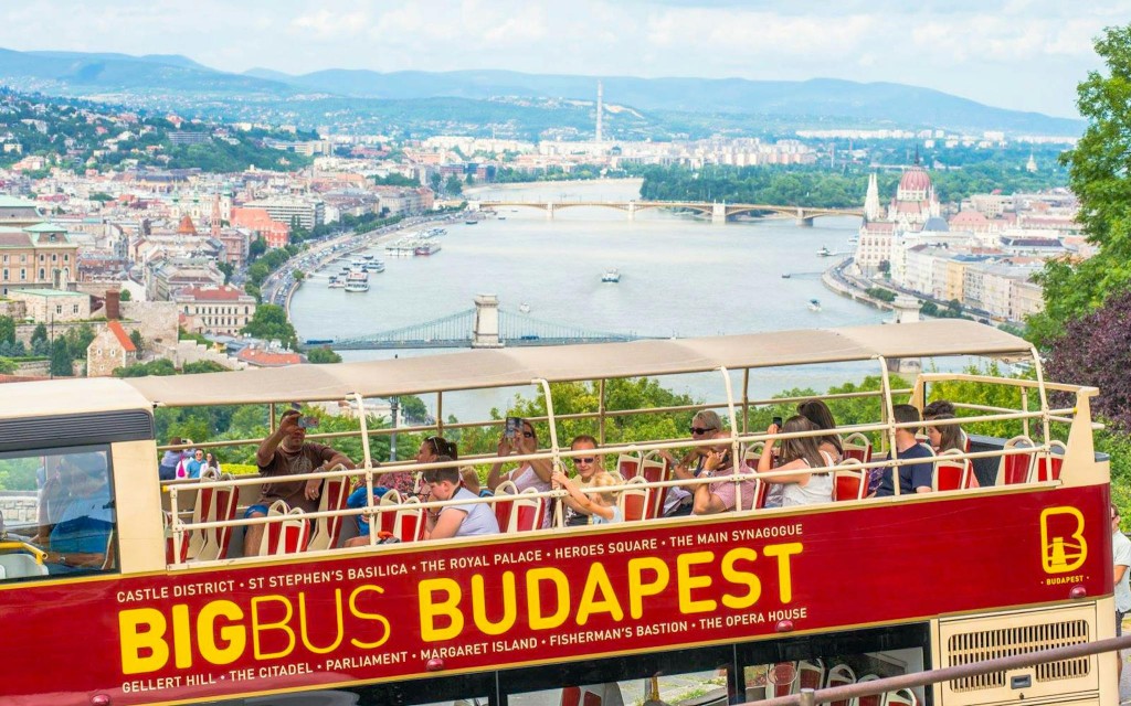 Kombitickets: Budapest Hop-on Hop-off Bustour + Donau-Flussfahrt (Combo: Budapest Hop-On Hop-Off Bus Tour + Danube River Cruise) - 2