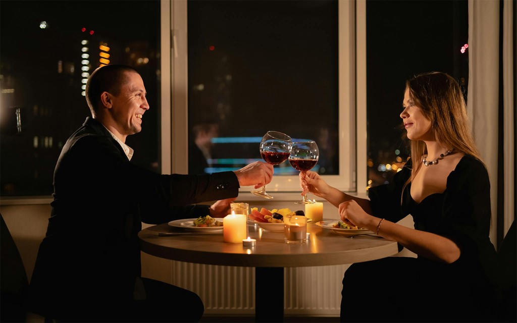 Budapest Donau-Flussfahrt mit Abendessen (Dinner Cruise with Folklore Show) - 1