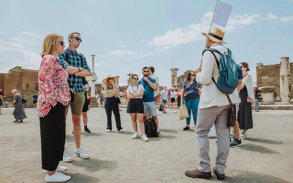 From Naples: Pompeii and Herculaneum Guided Tour with Transfers (Pompeii & Herculaneum Tour with an Archaeologist Guide) - 2