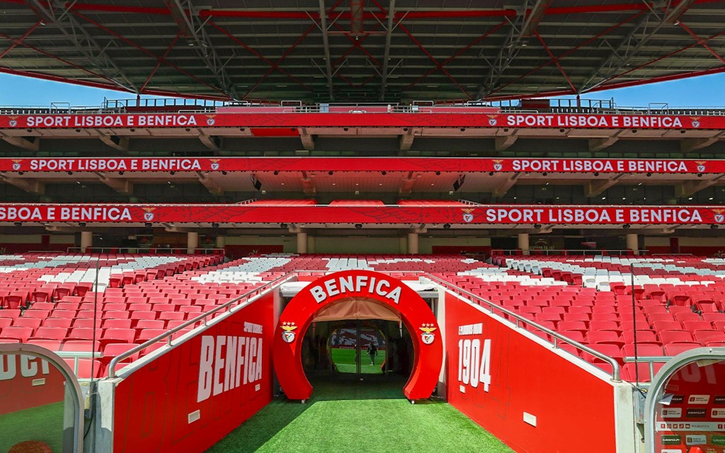 Family Pass: SL Benfica Stadium & Museum Tickets (Stadium Tour + Free Official Scarf) - 2