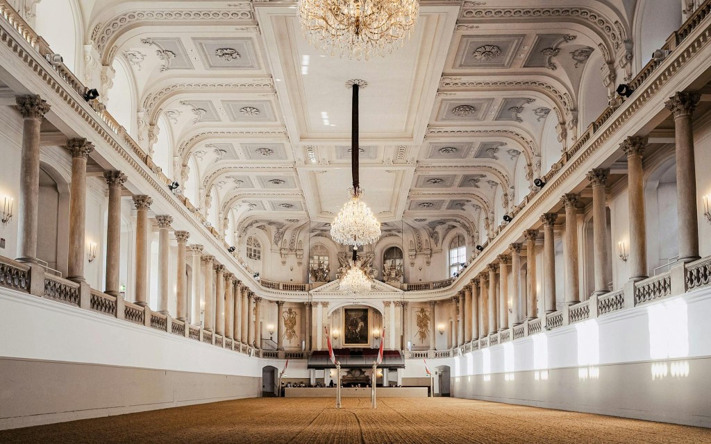 Vorführung der Lipizzaner der Spanischen Hofreitschule (70 Min.) (Category 2 Seating) - 3
