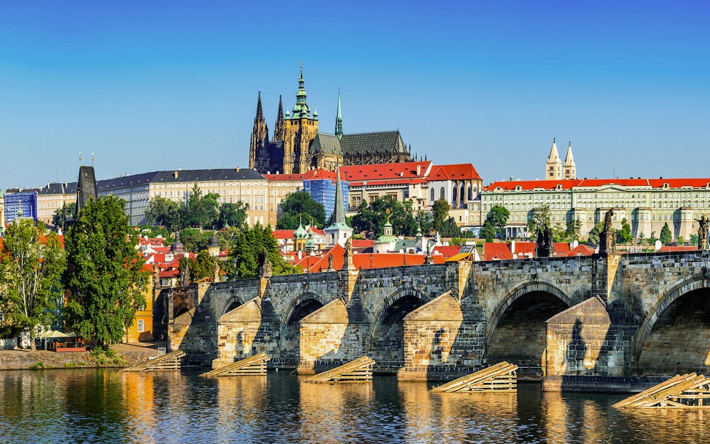 Prague Vltava River Sightseeing Cruise with Buffet Lunch (Prague Vltava River Sightseeing Cruise with Buffet Lunch) - 2