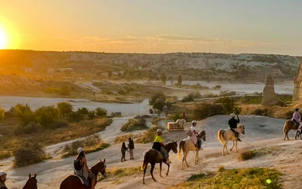 Cappadocia Sunrise Balloon Watching & Horse Riding Tour (Cappadocia Sunrise Balloon Watching & Horse Tour - 2 Hours (Transfer Included)) - 1