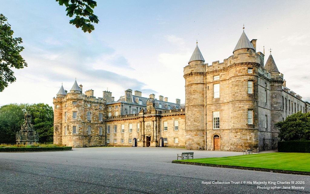 Eintrittstickets für den Holyroodhouse-Palast und eine private geführte Tour durch die Privatgemächer von Königin Elizabeth II. (Guided Tour) - 3