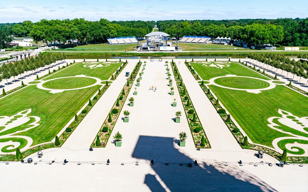 Ab Paris: Ganztägiger Ausflug ins Loiretal inkl. Eintrittstickets (Chambord, Chenonceau & Cheverny with transport + English Guide) - 2