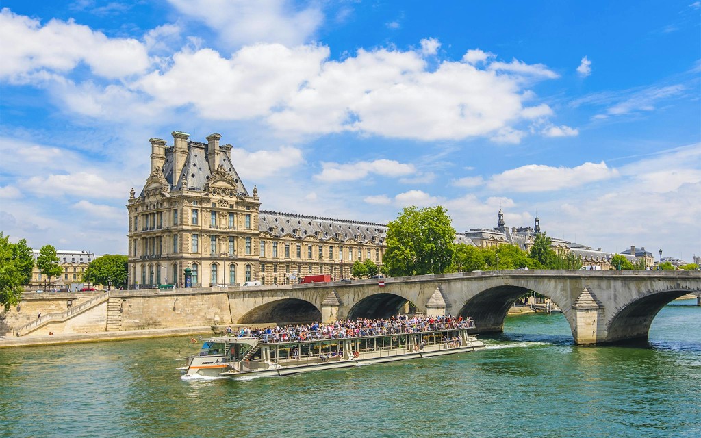 Seine River 1-Hour Sightseeing Cruise from the Eiffel Tower (Cruise from Eiffel Tower) - 2