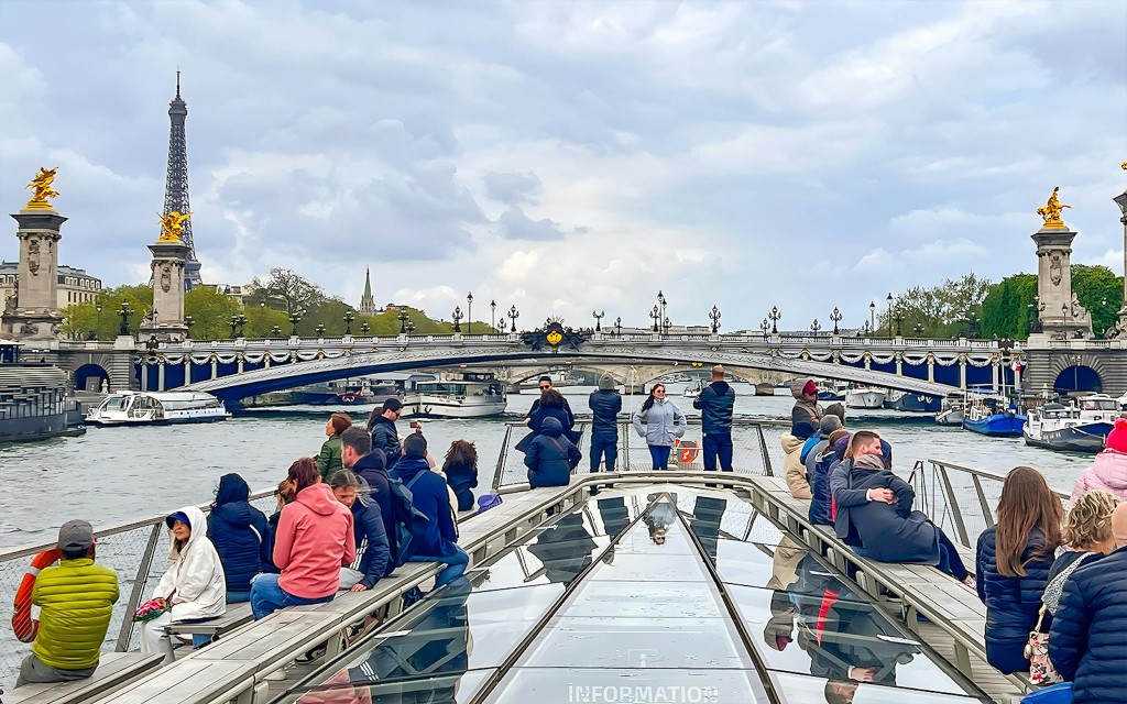 Seine River 1-Hour Sightseeing Cruise from the Eiffel Tower (Cruise from Eiffel Tower) - 3