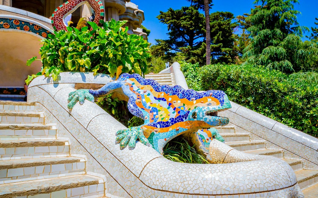 Tour guiado sem fila ao Parque Güell (Small Group English-Guided Private Tour ) - 3